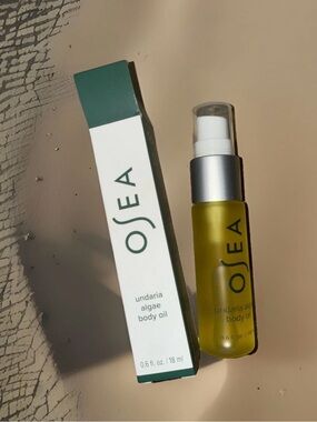 Sea Undaria Algae Body Oil – Green and Silver Accents